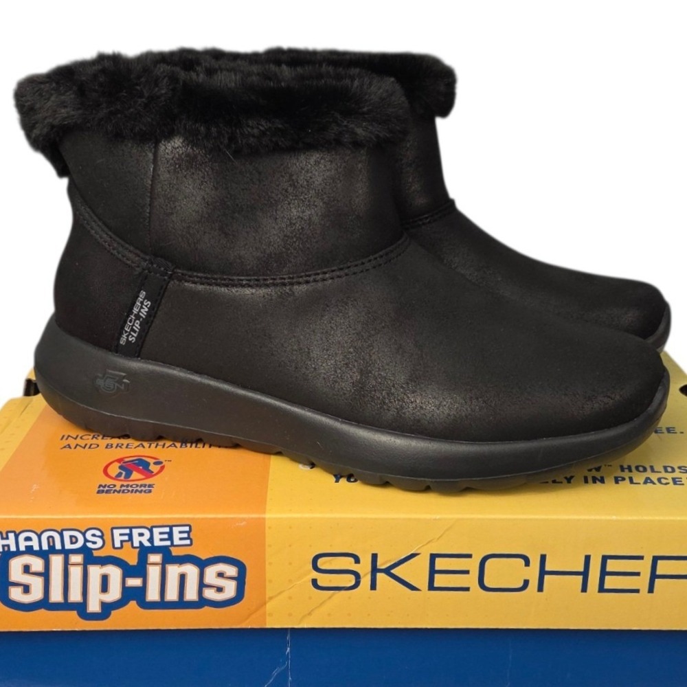 Skechers On-The-Go Joy Cozy Dream Boots‎ Women 8 Black Faux Fur Slip Ins New